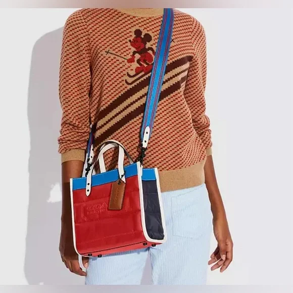 Coach Field Tote 22 With Colorblock Quilting And Coach Badge LIKE NEW - Picture 2 of 12
